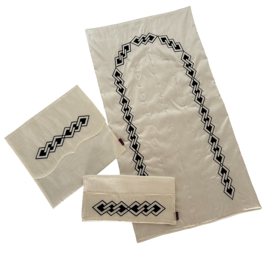 Üçgen Desenli Seccade Takımı