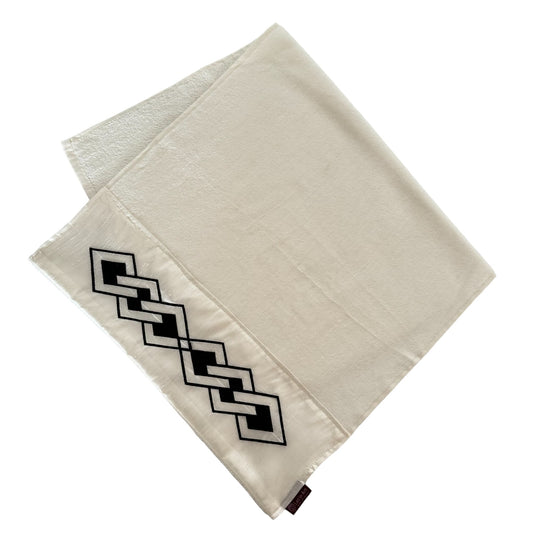 Üçgen Desenli Havlu